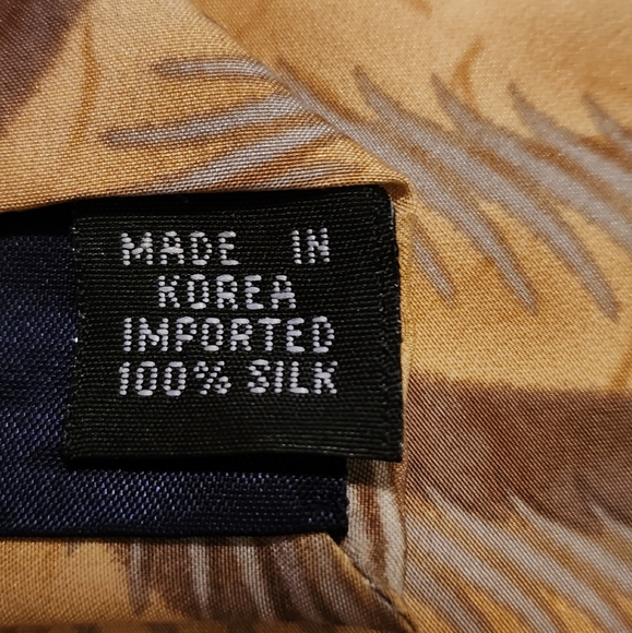 Dockers Khakis Men's Silk Neck Tie Beige/Brown /Gray - Picture 3 of 5